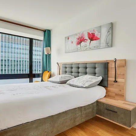 Apartment Luxury 75m2 With Eiffel Tower View, Metro 1 Min, Parking