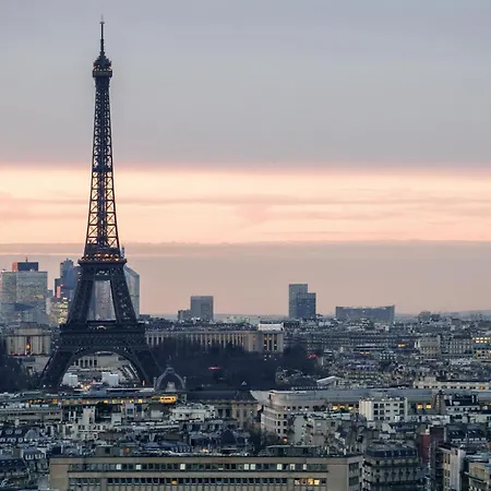 Apartment Luxury 75m2 With Eiffel Tower View, Metro 1 Min, Parking Paris