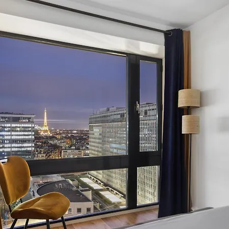 Apartment Luxury 75m2 With Eiffel Tower View, Metro 1 Min, Parking Paris
