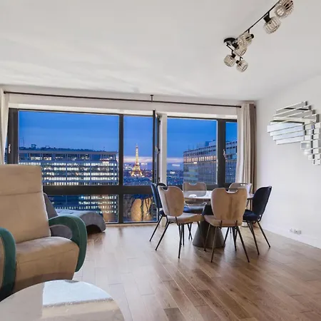Luxury 75m2 With Eiffel Tower View, Metro 1 Min, Parking Apartment