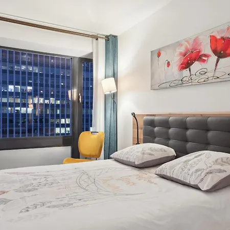 Luxury 75m2 With Eiffel Tower View, Metro 1 Min, Parking * Paris